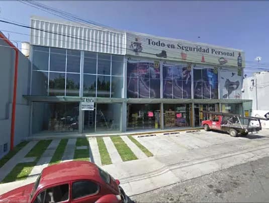 Locales comerciales con fachada de cristal