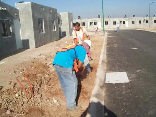 Construcción de banquetas en fraccionamiento