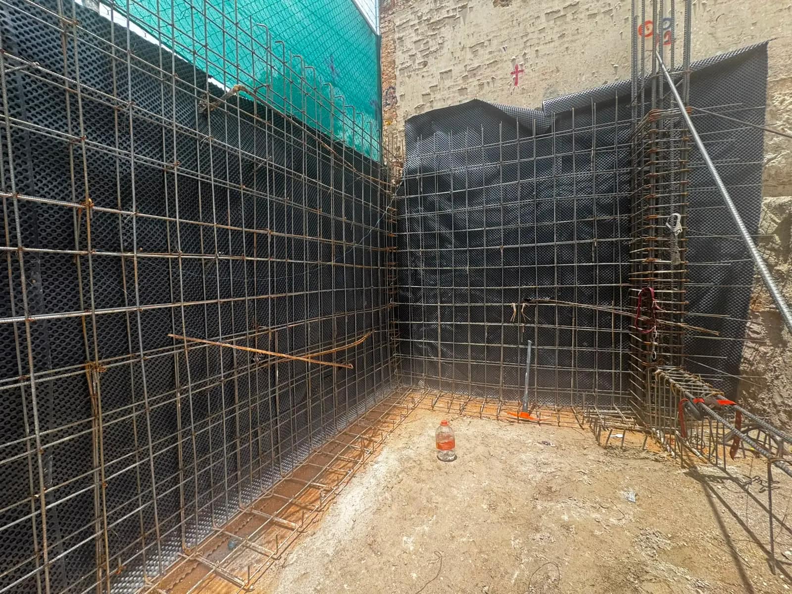 Retaining wall reinforcing steel