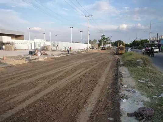Vialidad en construcción en fraccionamiento
